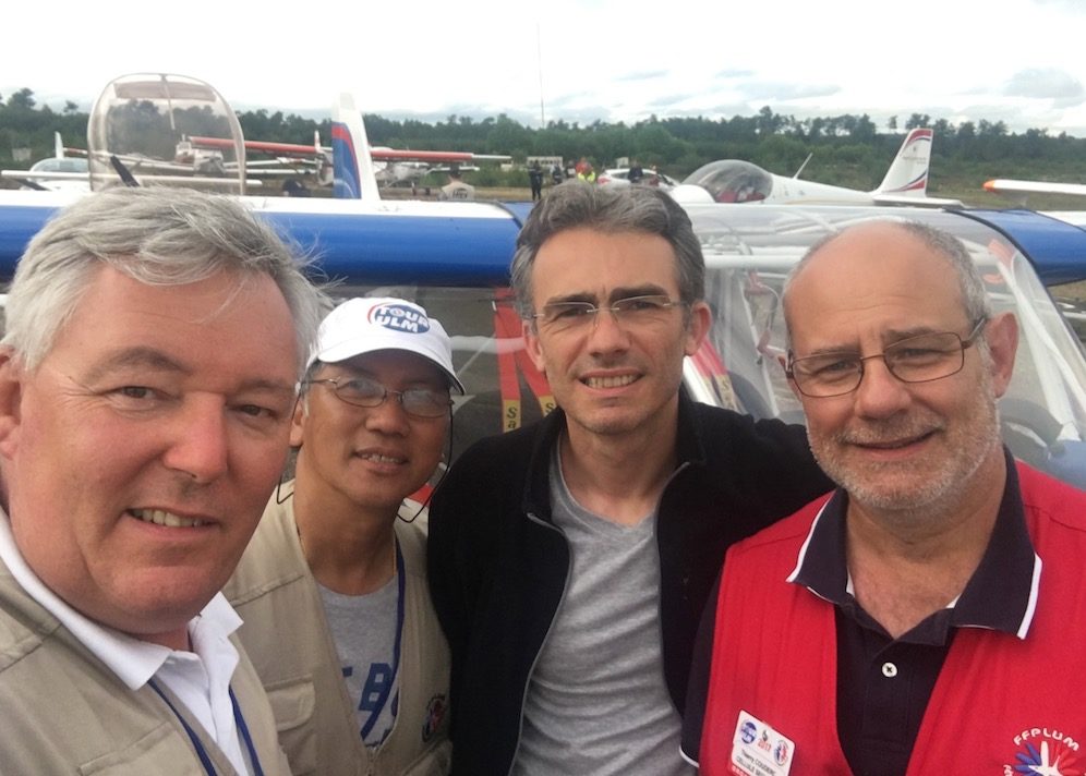 Participation de Henri Corderoy et Ong Singvongsa au Tour ULM