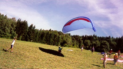 1er stage de parapente pour 7 sourds à Annecy, Alpes, France